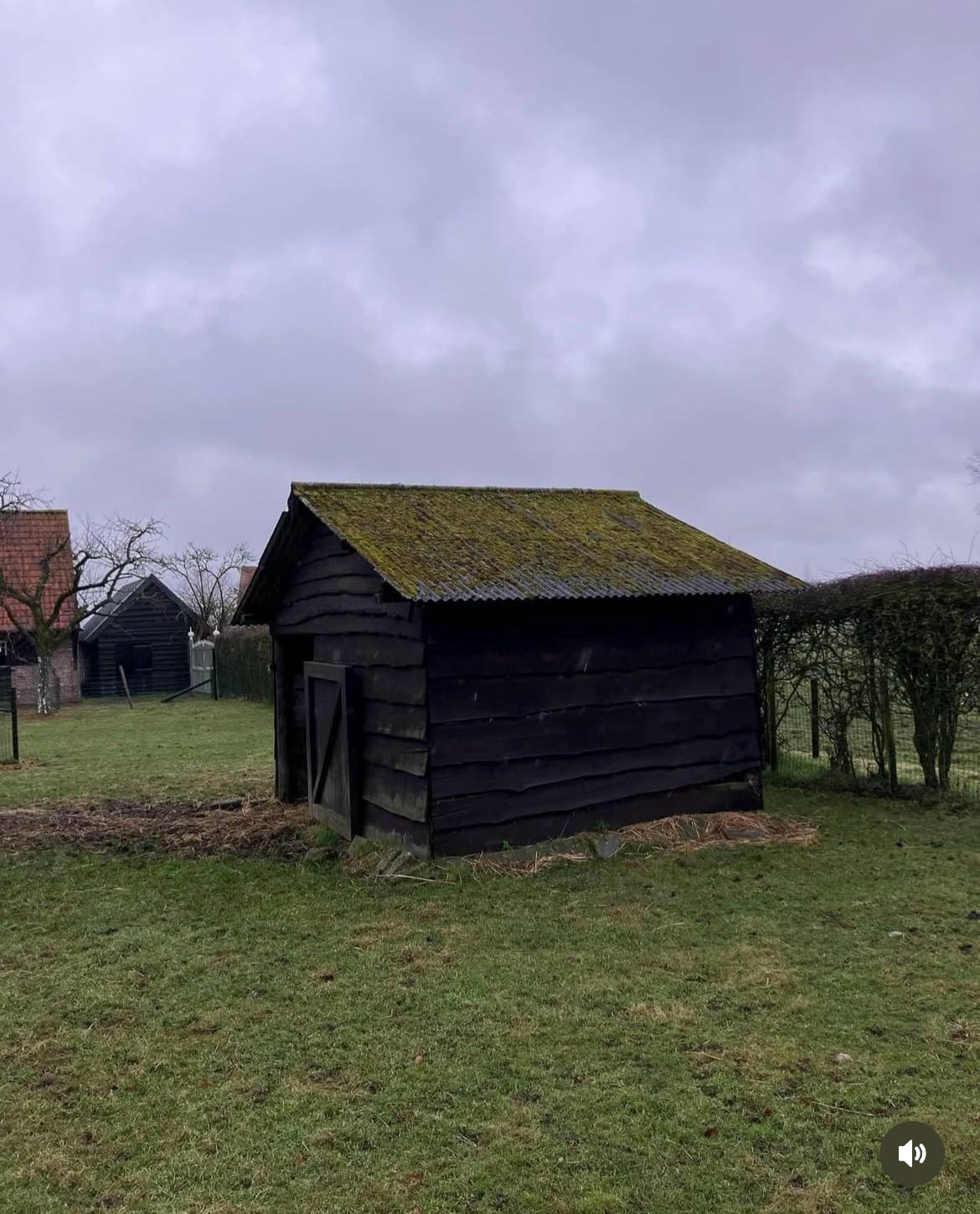 Asbestdak voor verwijdering oude asbestplaten