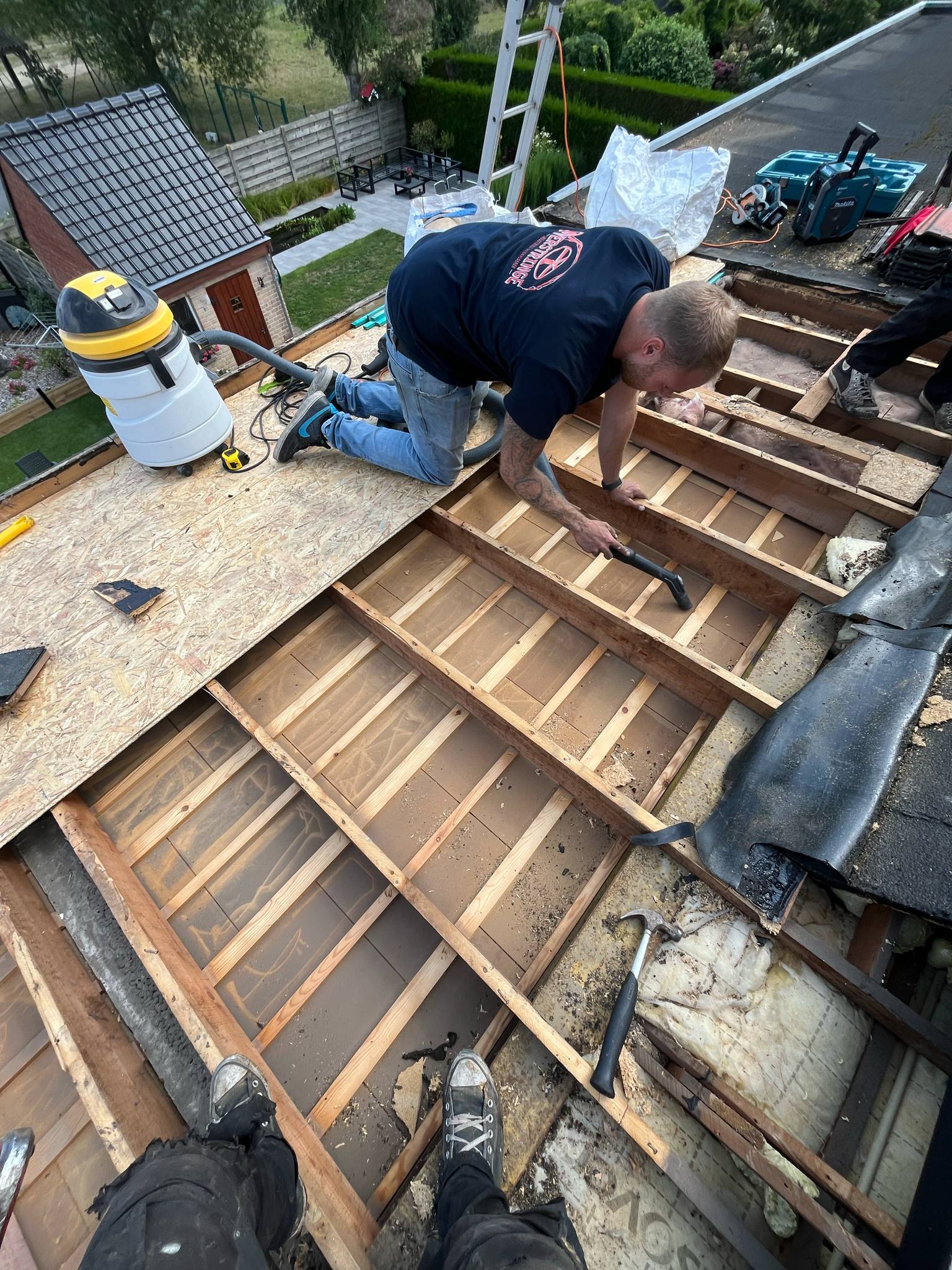 Platdakrenovatie Sint-Laureins - nieuw houtwerk