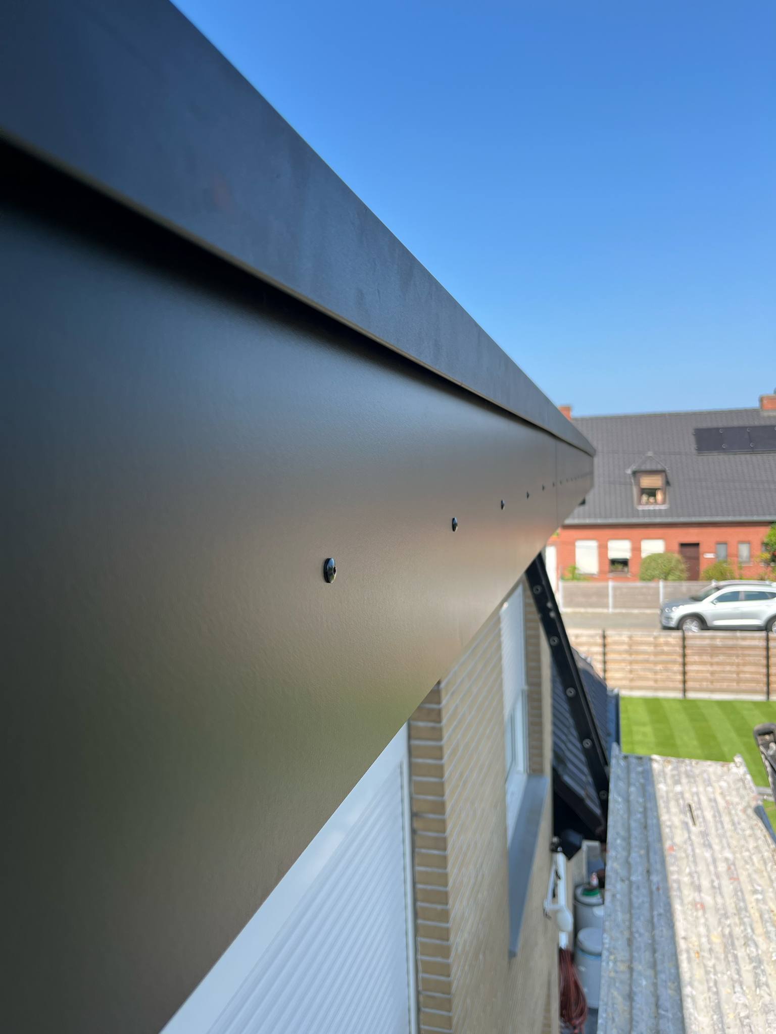 Platdakrenovatie Sint-Laureins - nieuwe dakgoten